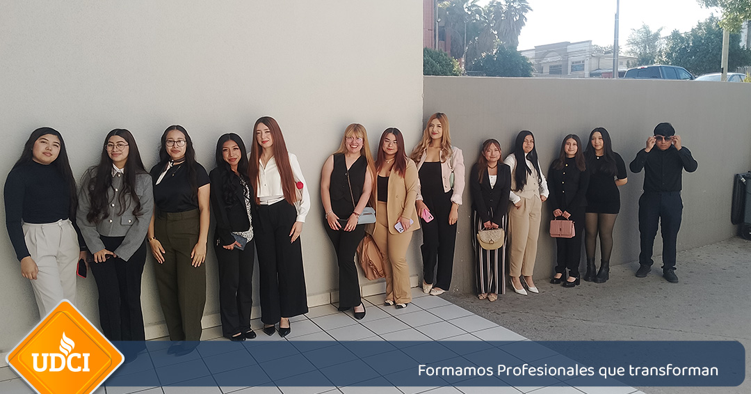 udci_mx's tweet photo. ¡De la teoría a la práctica! ⚖️ Nuestros alumnos de Derecho visitaron los Juzgados Civiles y Familiares.
Gracias al Juez Marco Arturo Morales Valenzuela por compartir su experiencia y al Lic. Erik Ubaldo por impulsarlos con el programa "Un juzgado en tu Carrera". 🎓 #YoSoyUDCI https://t.co/KbO7N28tGp