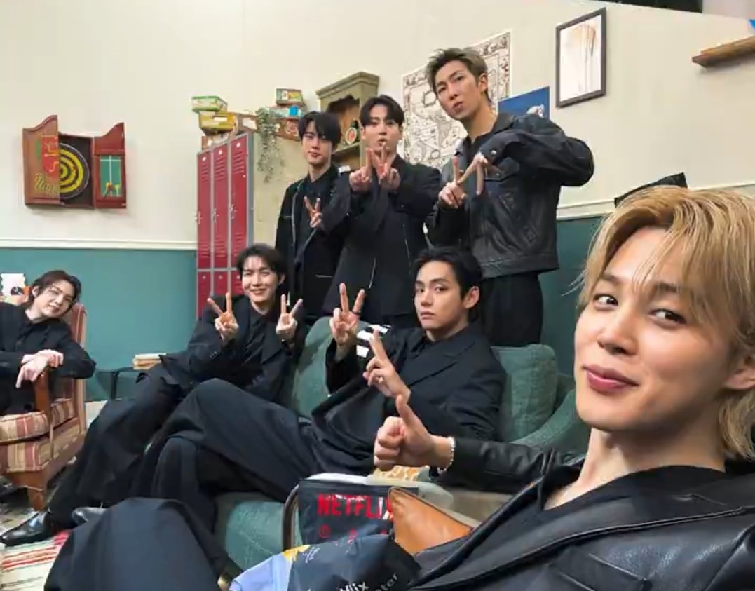 BTS X Netflix💝😭💜 kangen bgt liat foto ber 7😭