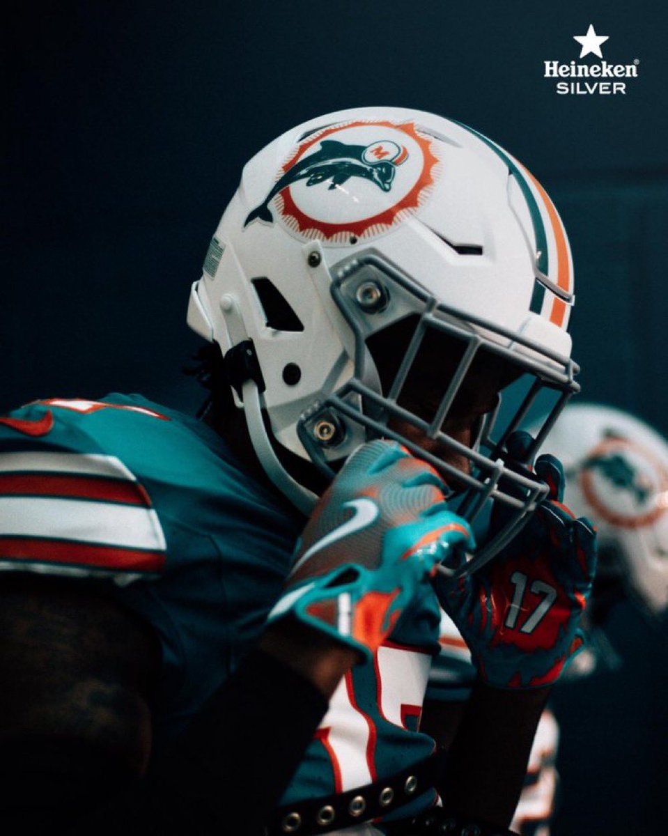 MAKE THROWBACKS PERMANENT🐬 tweet media