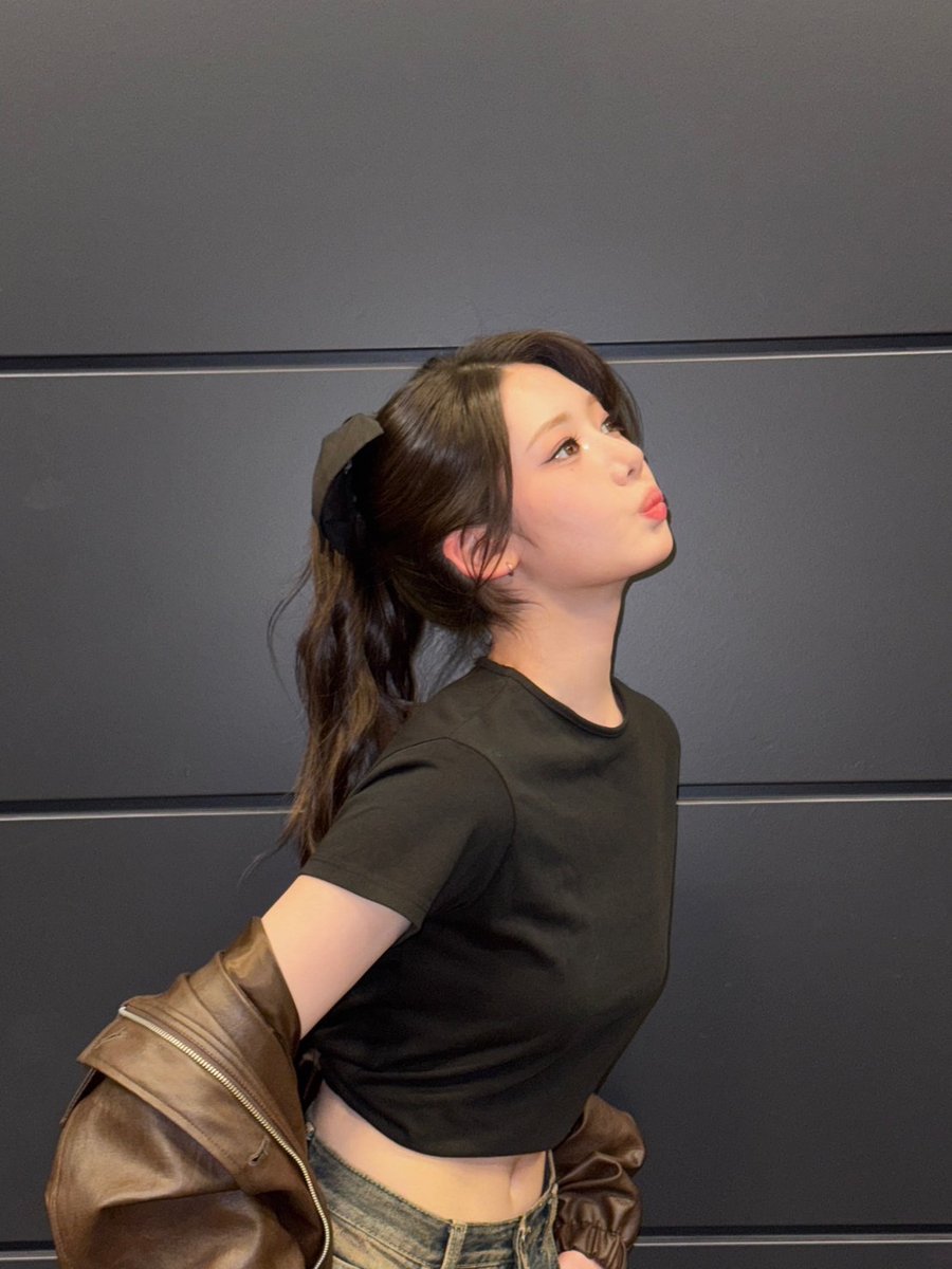 Walk with me this duo would break internet (looking for h2h stan moots )