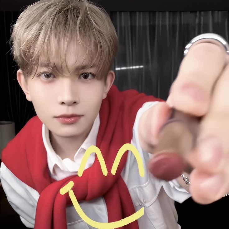 Holaaa chicas, si ven esto interactúen pliss,devuelvo follow!! 

ENHYPEN IS SEVEN
#BELIFTLABTREATENHYPENBETTER #ENHYPEN_IS_7
#COMEBACKHEESEUNG