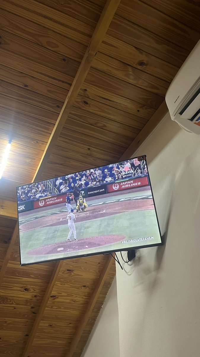 angser2809's tweet photo. @Canal_Televen #beisbolxteleven
Desde Santa Rosa, ARGENTINA 🇻🇪🇦🇷 https://t.co/IISDxwIZJ4