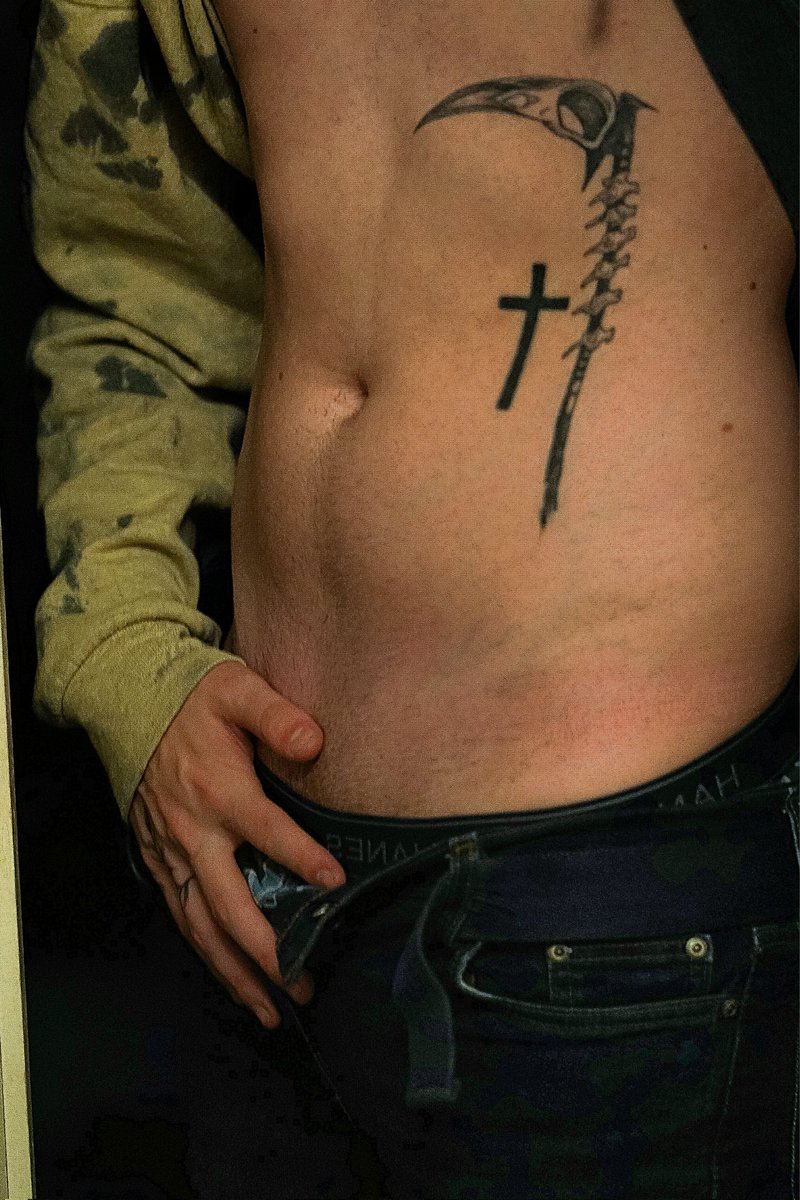 Going out tonight. Buy me a drink and I might actually talk to you 😘