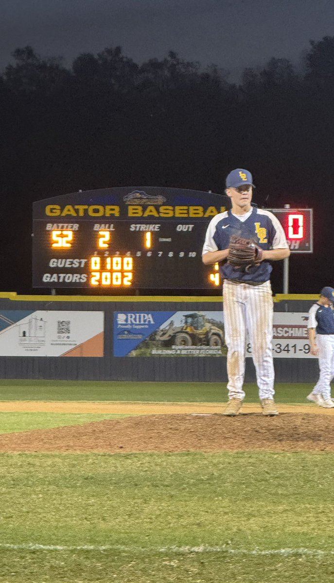 hudson_reed04's tweet photo. 1 for 2 | 1 Walk | 3 Stolen Bases

1 IP | 0 Runs | 0 Hits | 1 Walk | 2 Ks

Go Gators 🐊⚾️

 #uncommited2029 #lolhs #baseballlife #studentathlete https://t.co/OAvXtsZ9Qy