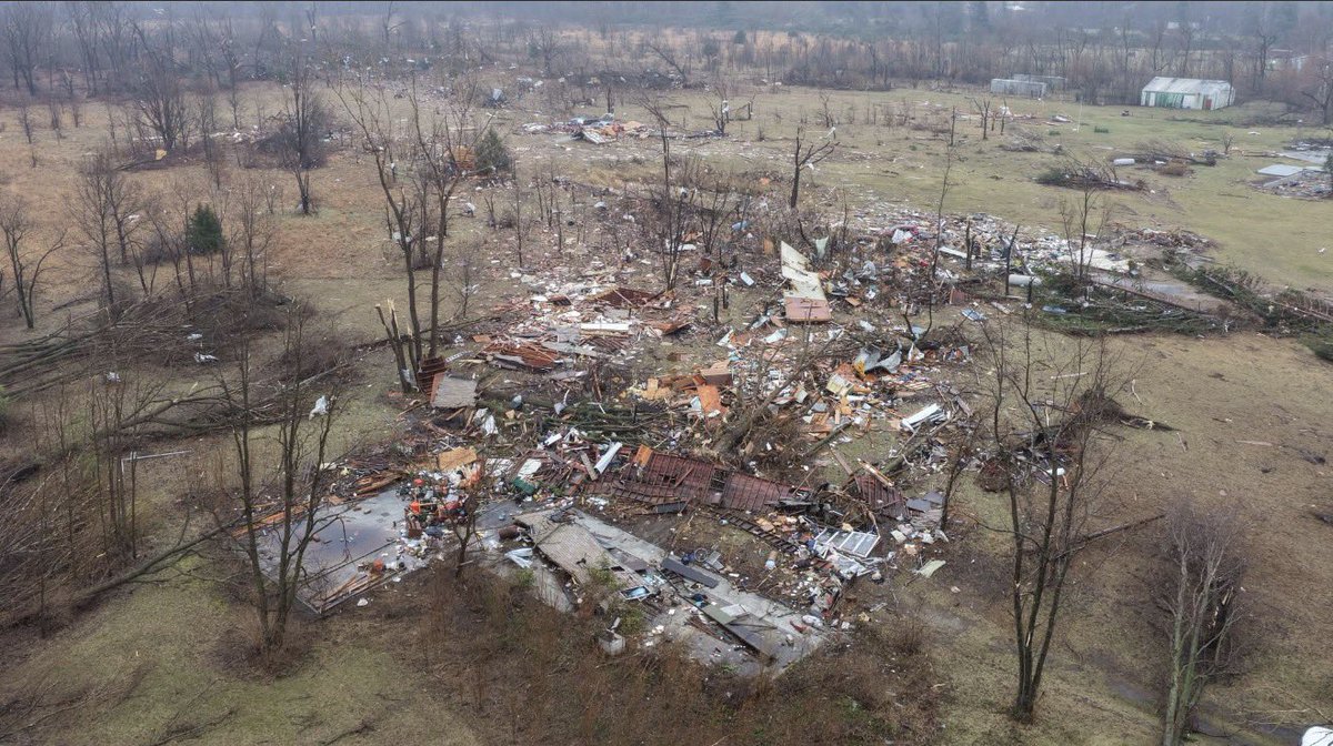 niknikolaj's tweet photo. Damage in lake village and 2 people dead https://t.co/n67IE8fedq