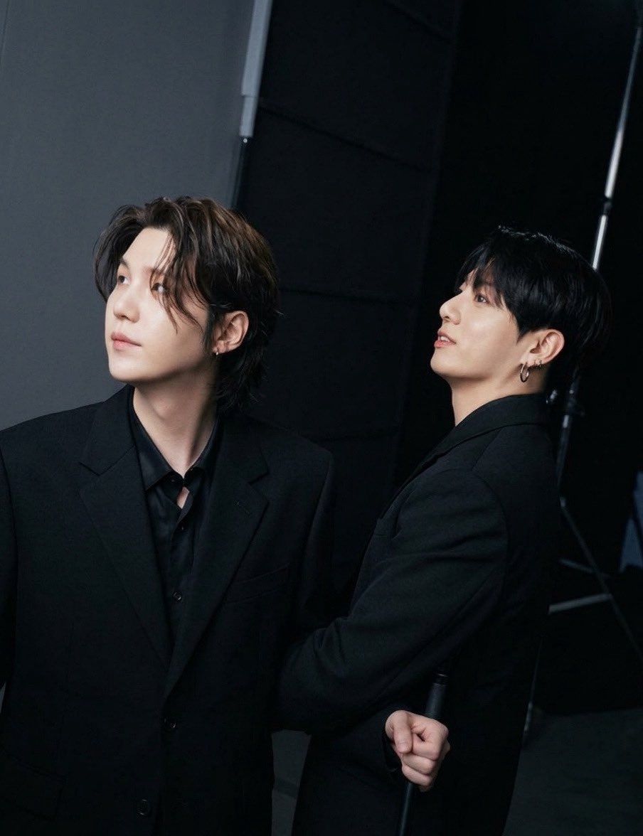 Jungkook with Yoongi 📸