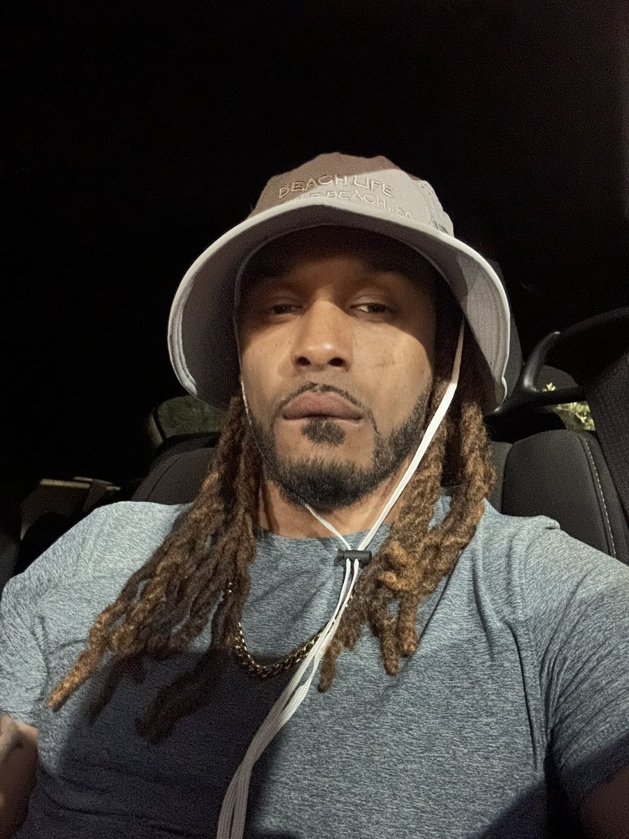 Niner5Ever's tweet photo. Woke up this morning 41 years old. Where the hell did the time go? #OldAF #80sbaby https://t.co/dzLlcmz26W