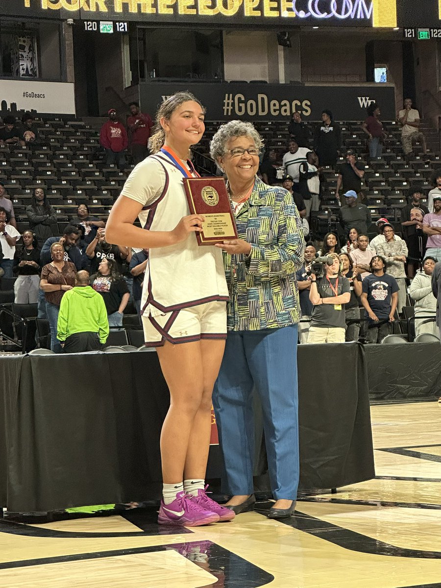 Mindy McCarthy tweet media