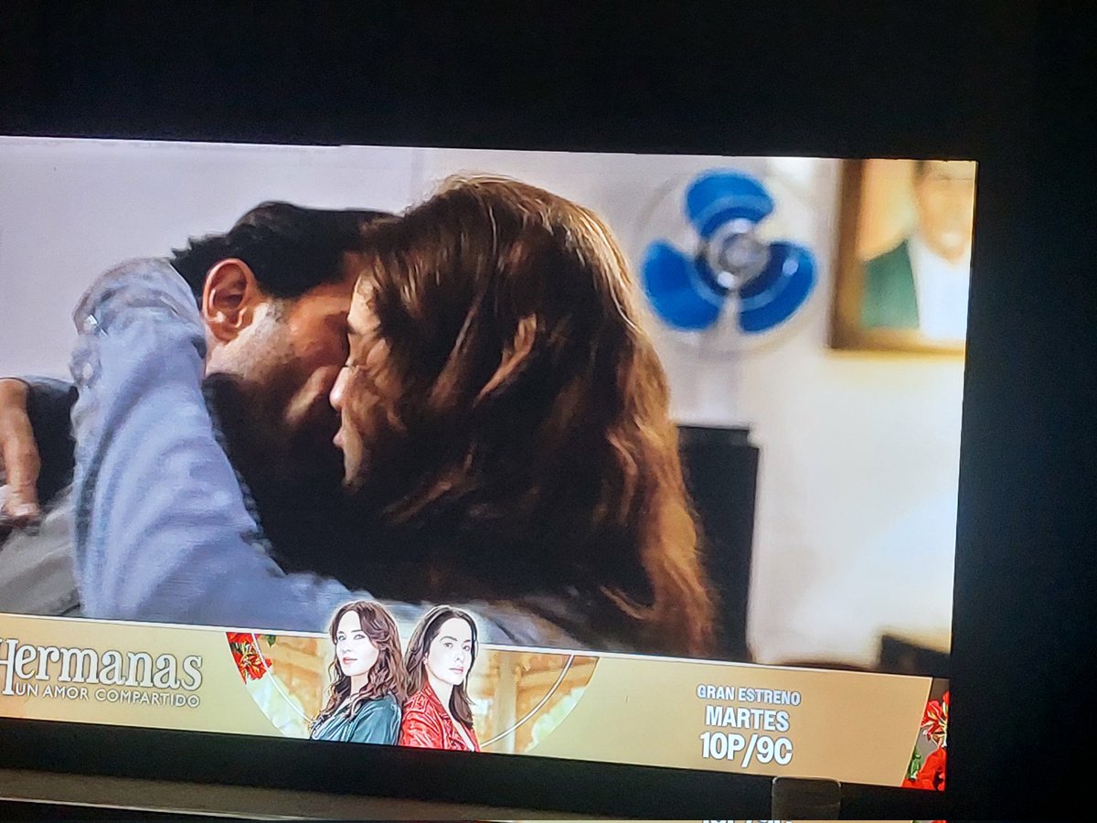 Y vino el beso que no es solo besooo 😱😱😱😱

#MiRivalUS