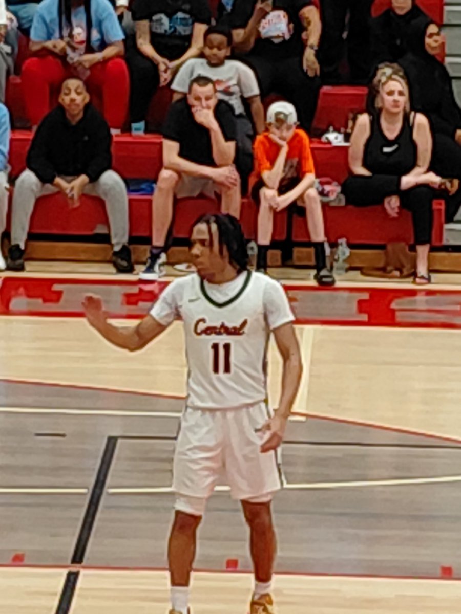 chickg3's tweet photo. For Central York in their 2OT loss to Judge 6'0" '26 Ryan Brown #0 had 21pts 4reb 3 treys 2asts, 5'8" '27 Doug Layer Jr. #11 had 15pts 6reb 2asts and 6'0" '26 Ryan Jackson #10 added 13pts 3 treys 2stls. https://t.co/gyHAvkuDT7