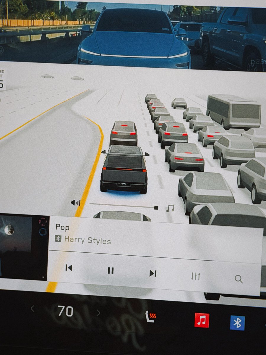 Viv 🪩 tweet media