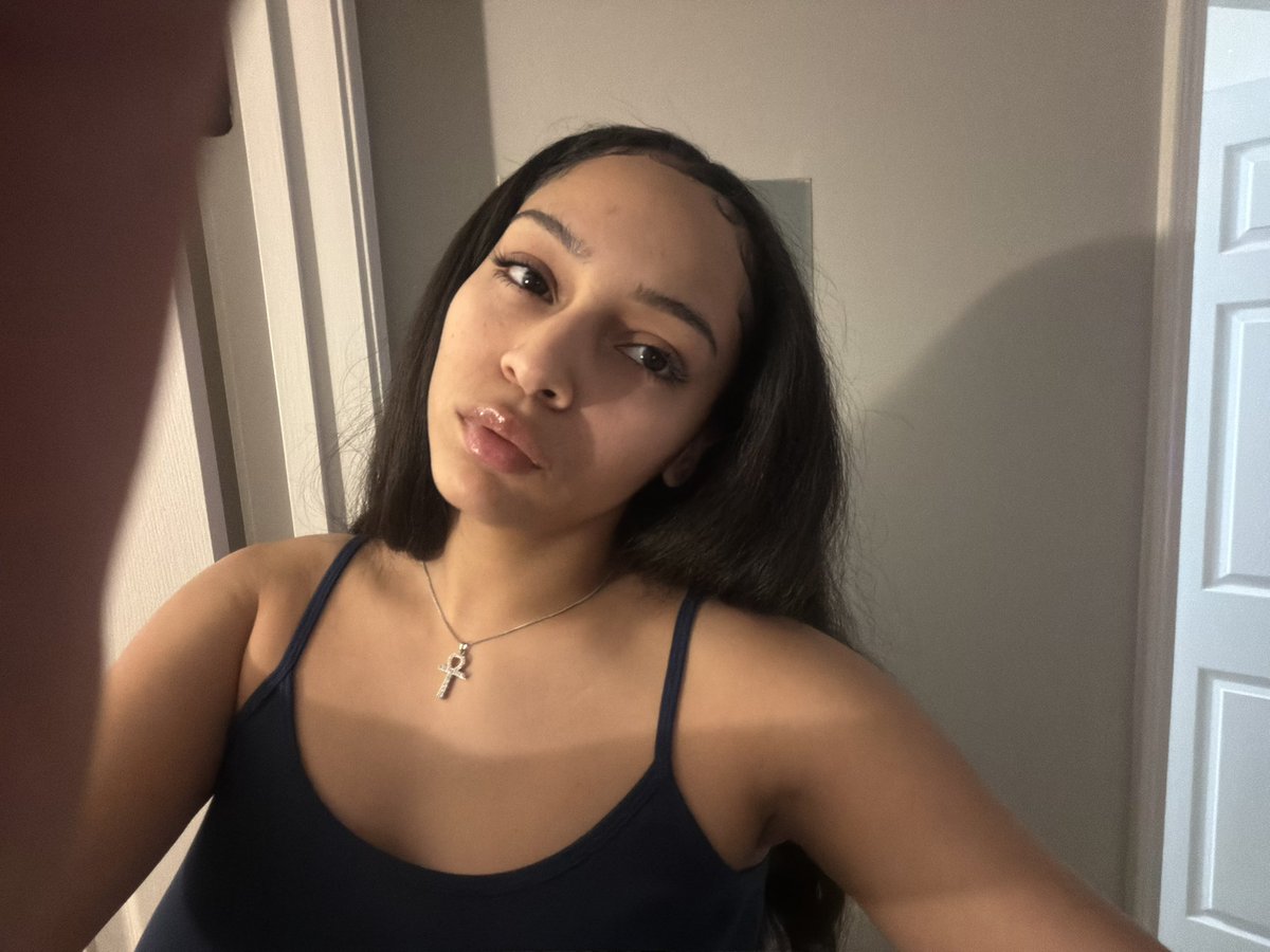 𝓐𝓷𝓰𝓮𝓵 tweet media