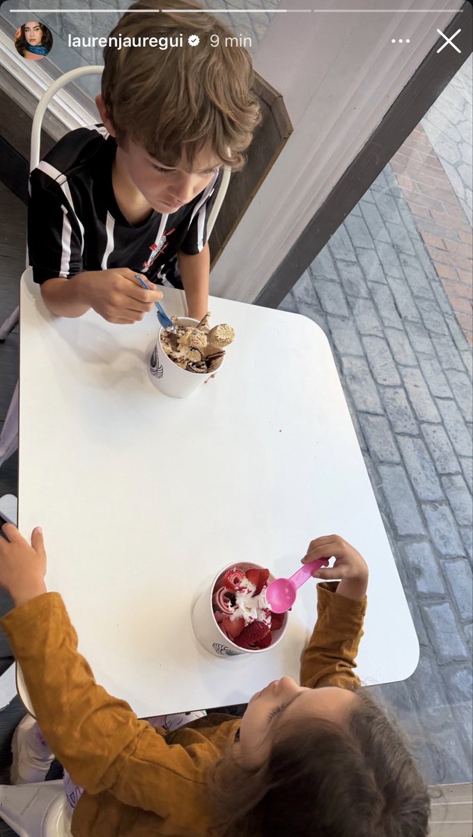 Gente a Lauren postou foto de uma criança com camisa do Corinthians???
