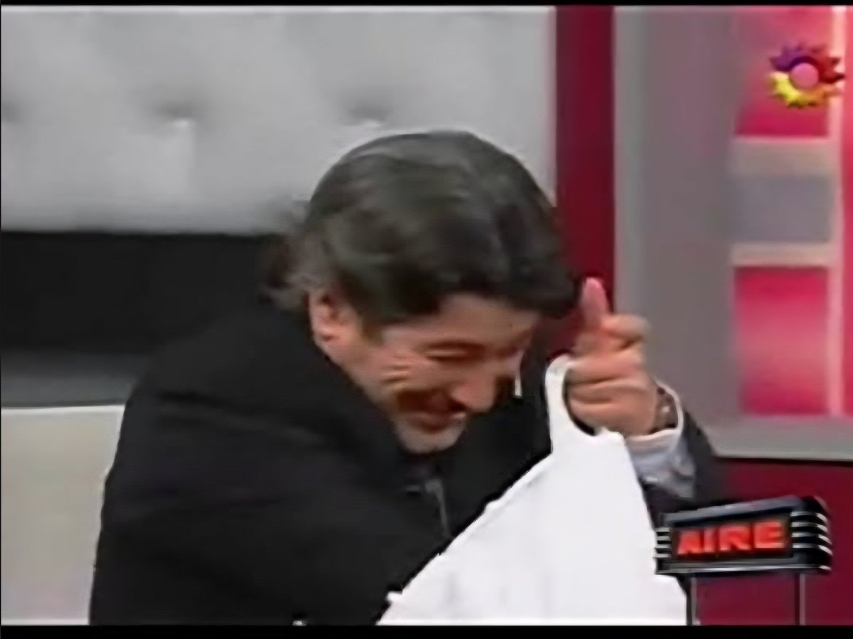 "yo no soy un educador" dice gh después de pasarle en clip de la amia a la polivillera y ahora hacerse el samaritano
#granhermano
