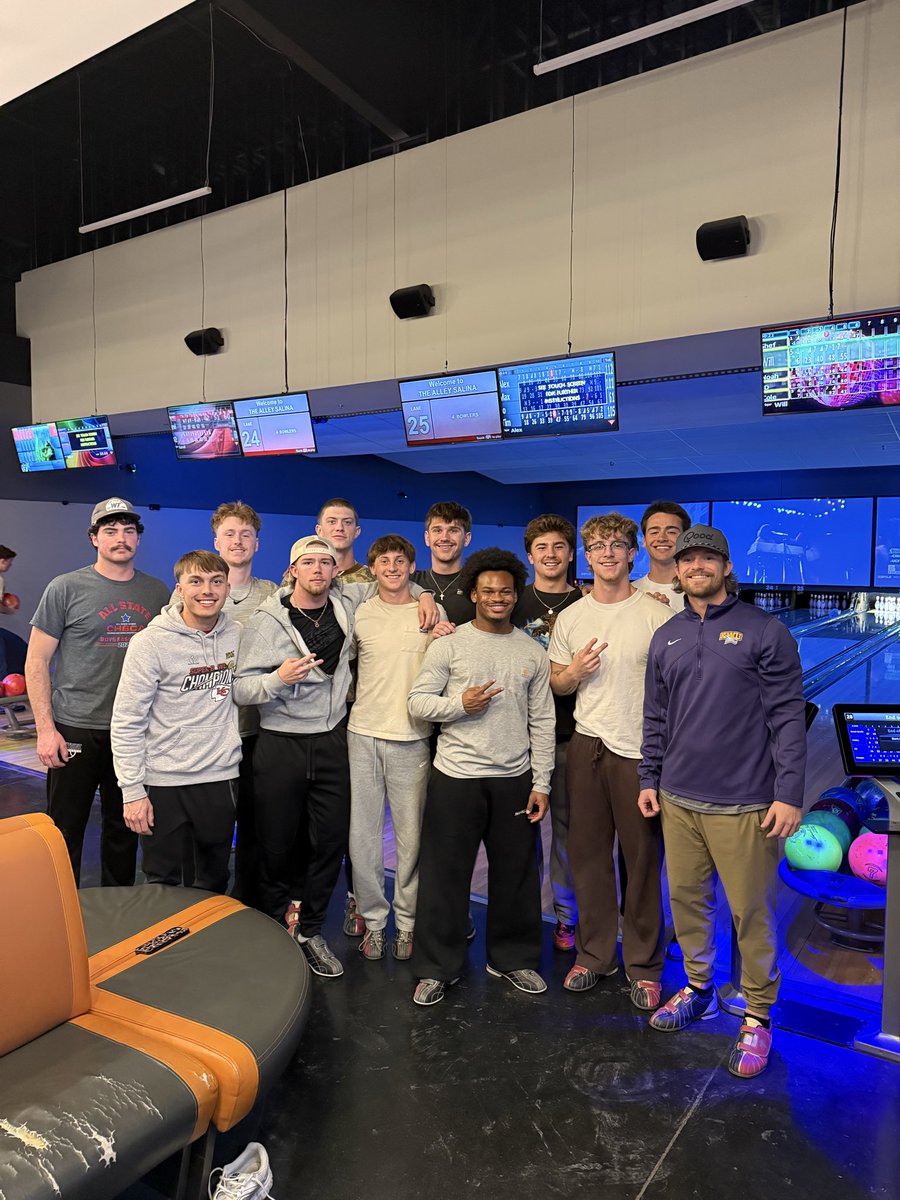 CoachJoshQualls's tweet photo. Missing a few, but a great night of bowling and fellowship with the guys! This group is going to be special!
#RollYotes #StrikesOnly https://t.co/hHe8e1wTeB