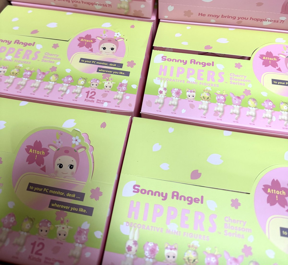 kinowhatsnew's tweet photo. ✨Limited Collection✨จาก   Sonny Angel Hippers รุ่นเกาะโทรศัพท์ รุ่นใหม่ล่าสุด!! เริ่มจำหน่ายแล้ววันนี้

Hippers Cherry Blossom Series🌸(379.-)

อย่าลืมแวะมาคิโนะก่อนหมดฤดูซากุระนะคะ~

Siam Paragon Store: 02-610-9500
EmQuartier Store: 02-003-6507
centralwOrld Store: 02-056-4700 https://t.co/eFuVDpctRL