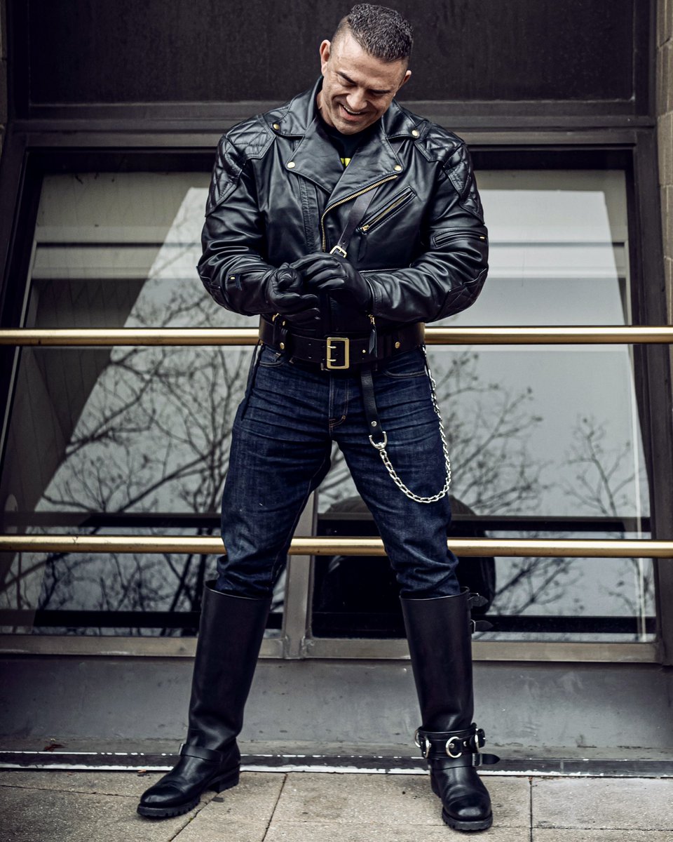 Intense Muscle God tweet media