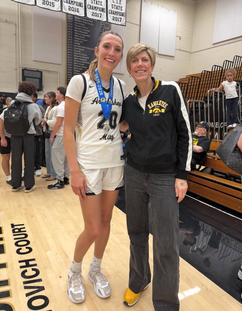 E J 🏀 tweet media