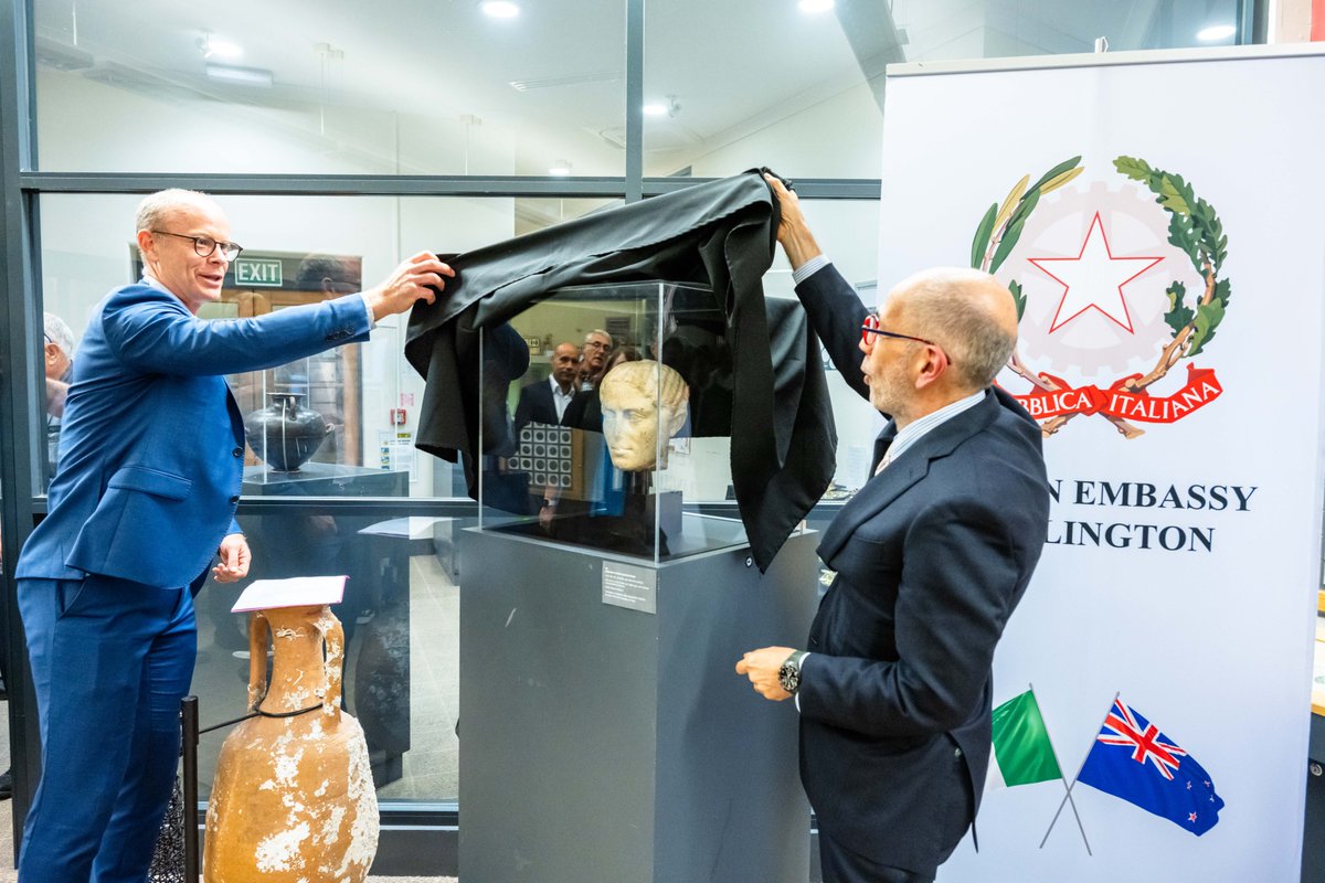 Italy in New Zealand tweet media