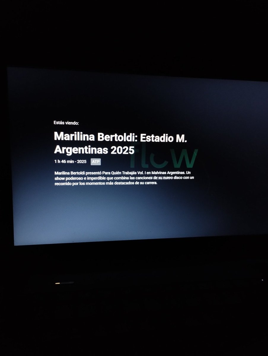 plateadalunar's tweet photo. silencio voy a revivir el mejor recital de la década https://t.co/tDbZxmXXGT