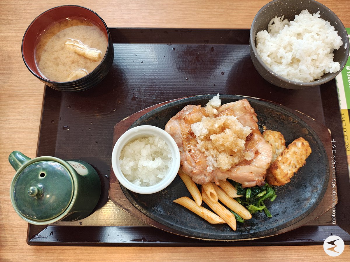 KITO0088's tweet photo. 郡山にある満天食堂に初来店🚙
おかずもボリューム満点ご飯とおしんこは無限におかわり無料で店員も親切丁寧で大満足でした🤩
郡山の一豚の近くのヨークベニマル駐車場内にあります❗
#福島県　#郡山　#ランチ　#美味しい　#ボリューム満点　#満天食堂　#おかわり無料　#チキン南蛮 https://t.co/rR5bqD3VEG