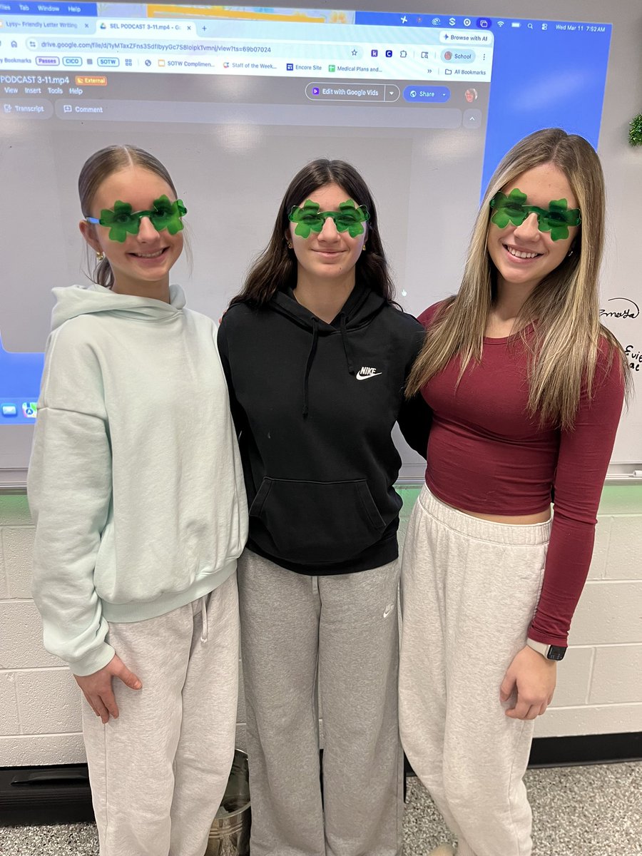 Lauren Lysy tweet media