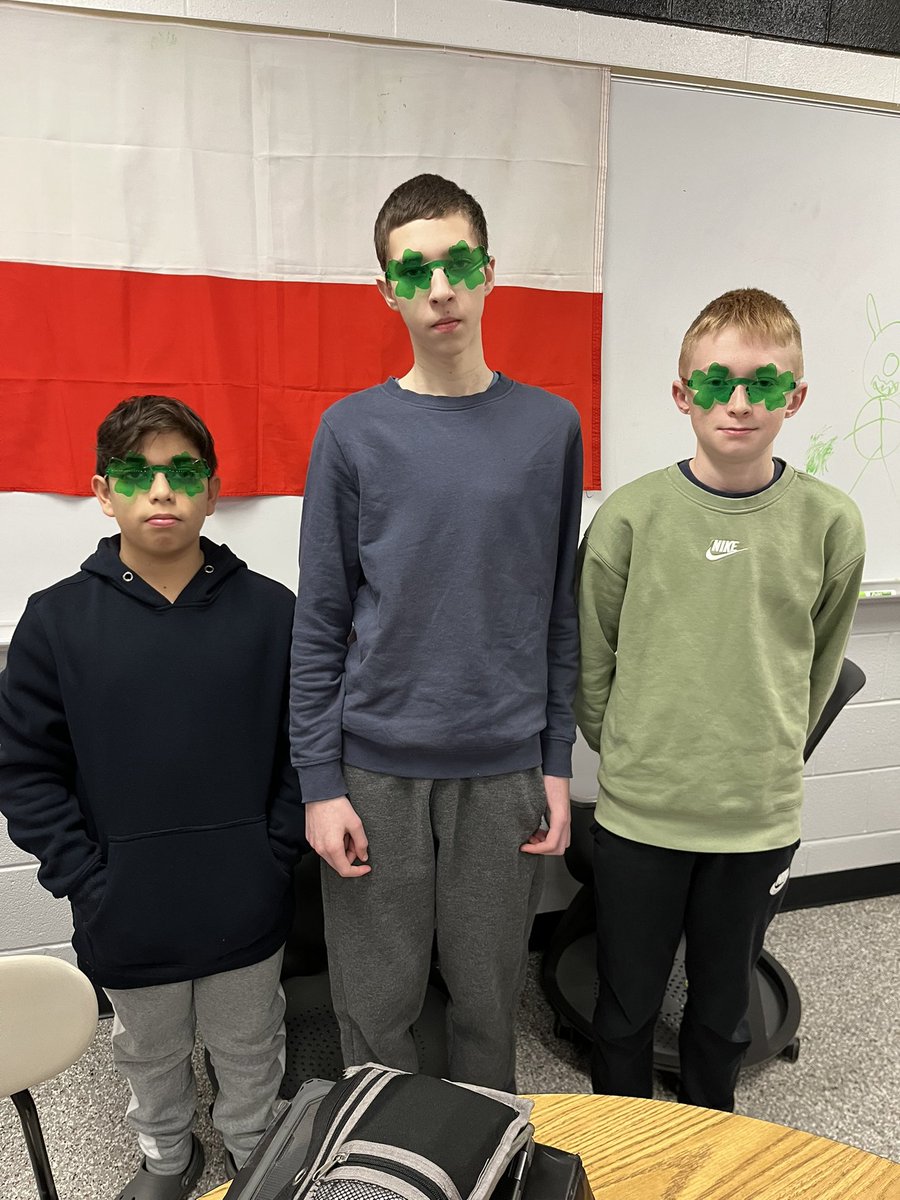 Lauren Lysy tweet media