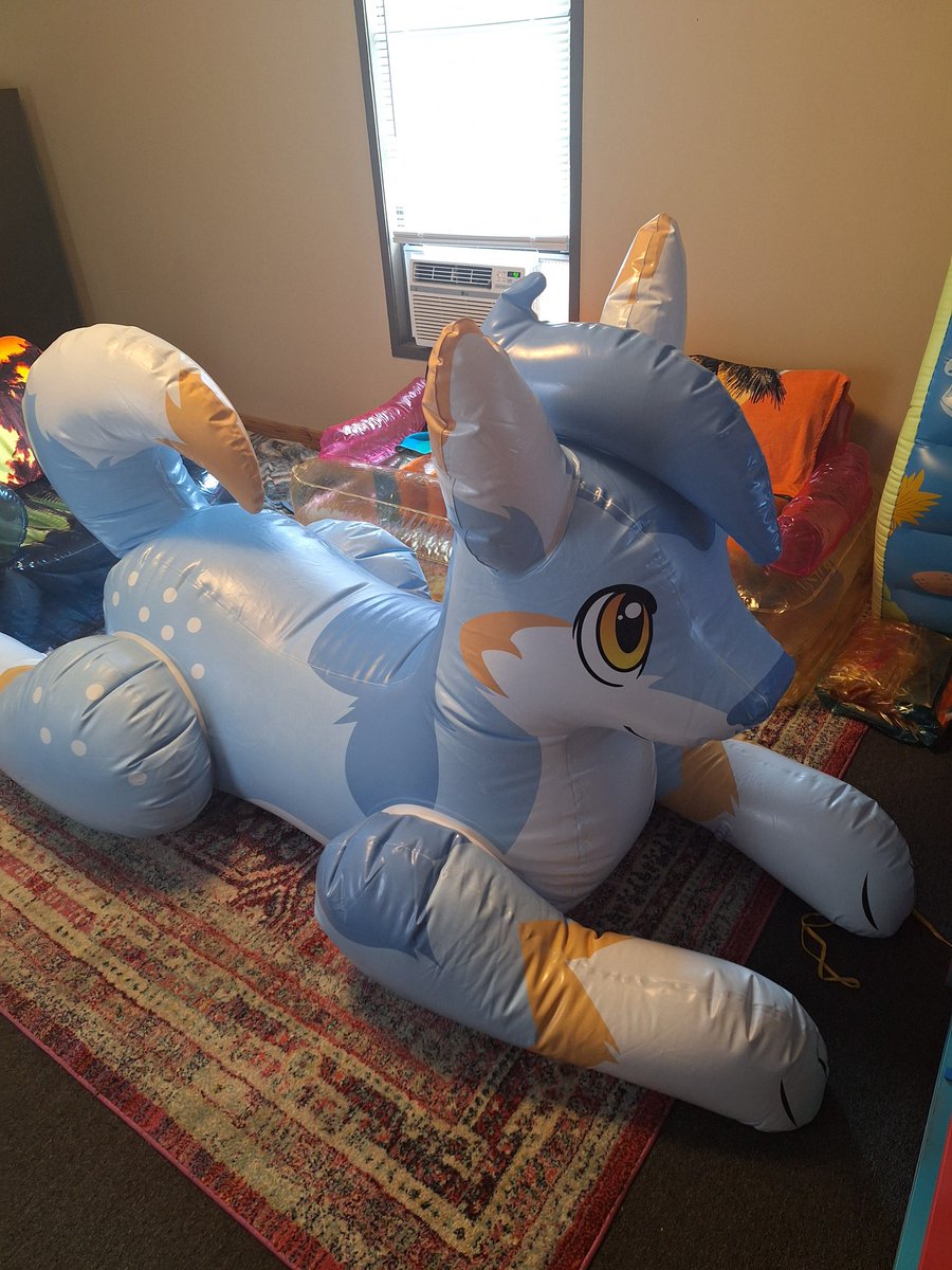 pile of Squeaks tweet media