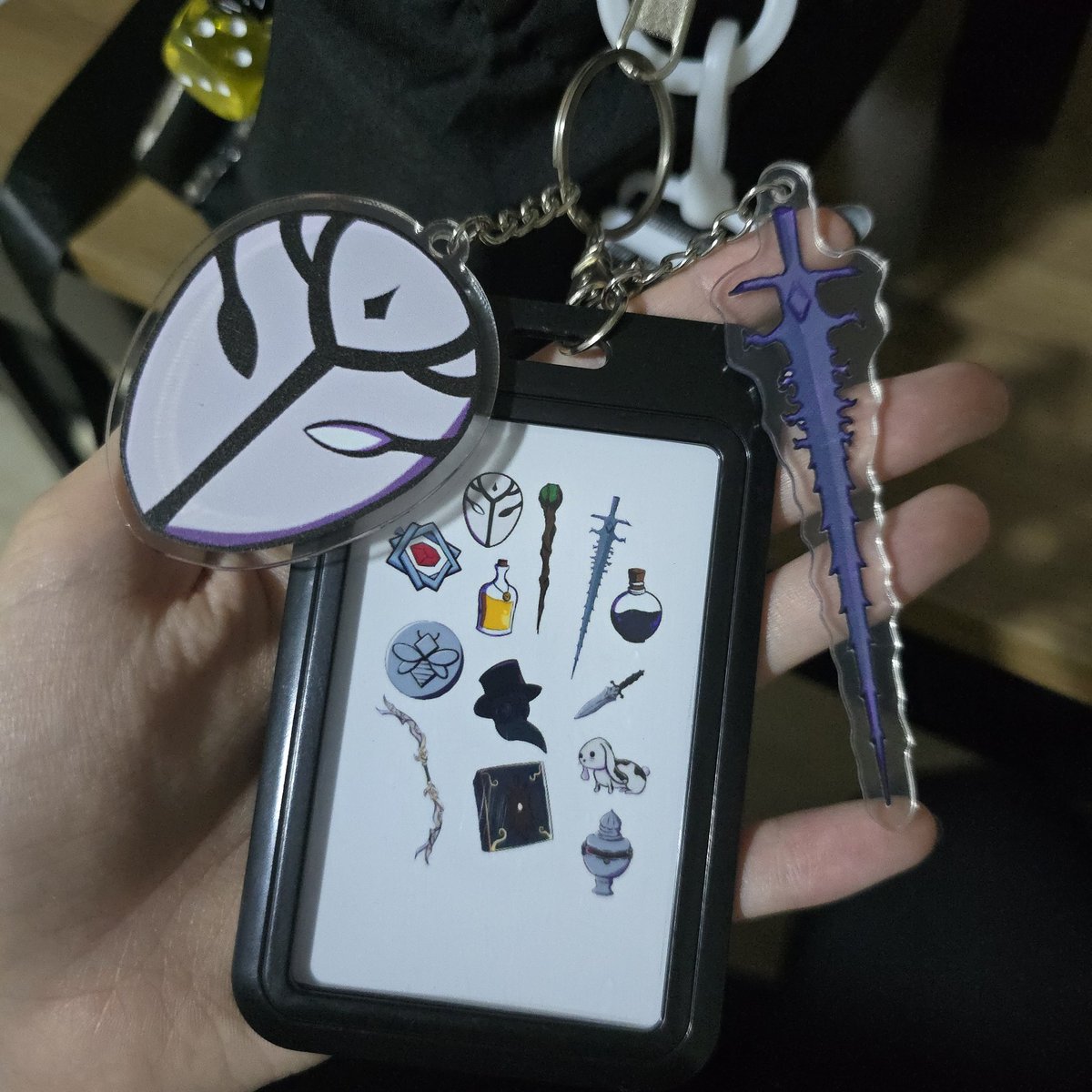 prexsal's tweet photo. finalmente terminei de decorar minha bolsinha de rpg 🎲 https://t.co/VbuE11vah4
