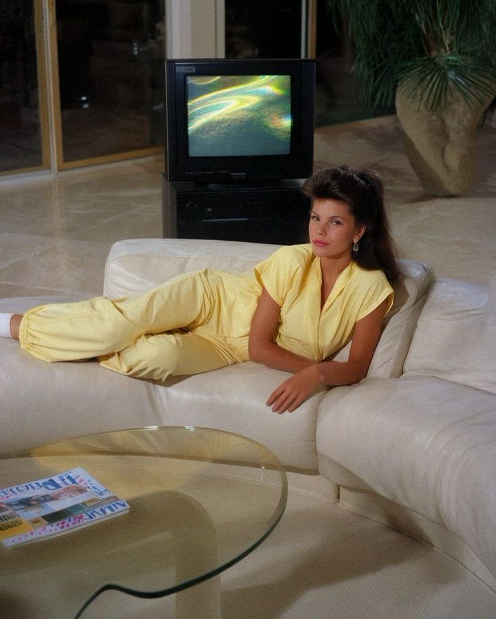 LadyValor tweet media