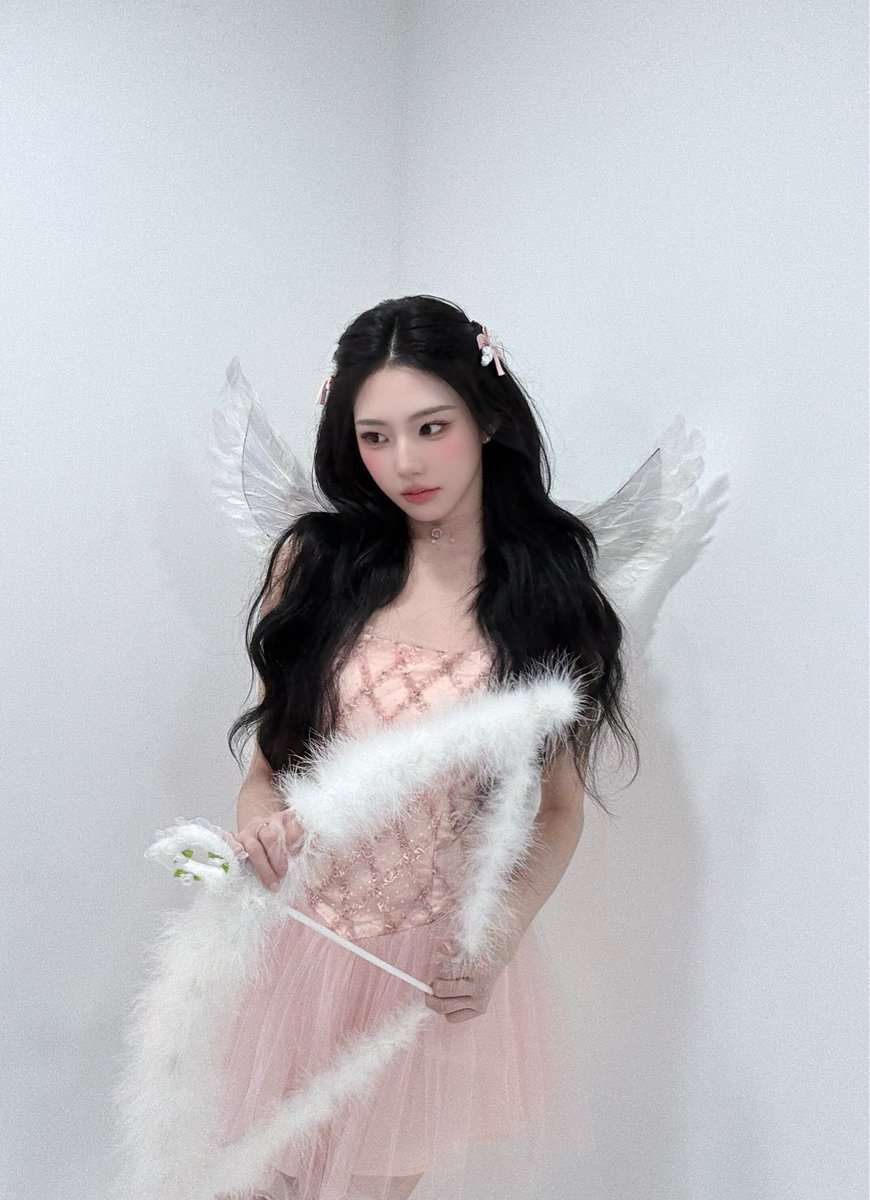 タレントグッズ tripleS Xinyu シンウィー QR未使用 FC継続特典 352A