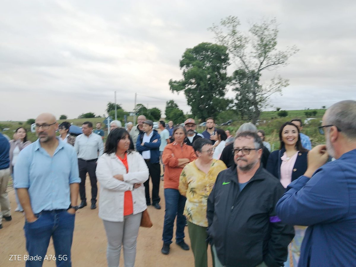 Con la nueva calzada en Paso Paraguay  garantizamos un tránsito más fluido y seguro para quienes viven y producen en la zona 

Una inversión entre la Intendencia de nuestro departamento y OPP para seguir impulsando el departamento.