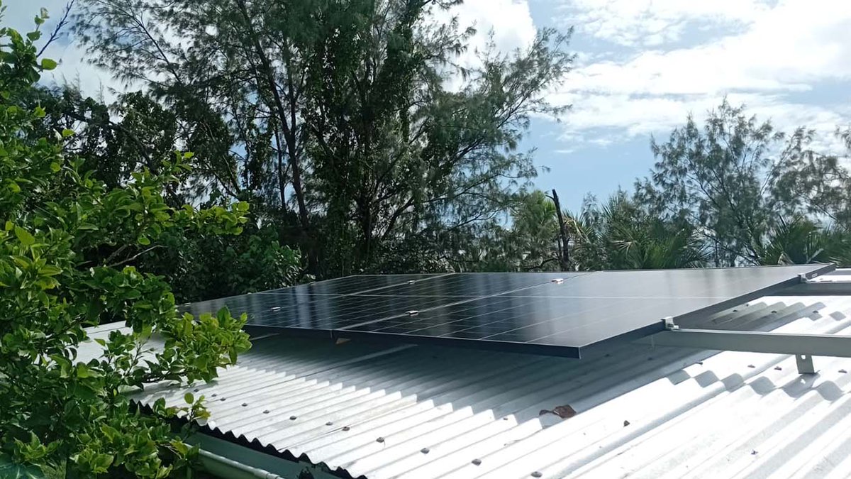 SolarFiji's tweet photo. 🌞 Off-grid solar system installed in Yasawa Island, bringing reliable and clean energy to the community.

Read more:https://t.co/6AF9oWUd2I

#solarfiji #victronenergy #AikoSolar #yasawaislands #offgridsolar #ResidentialProjects #solar #renewableenergy https://t.co/msGEq5Ph27