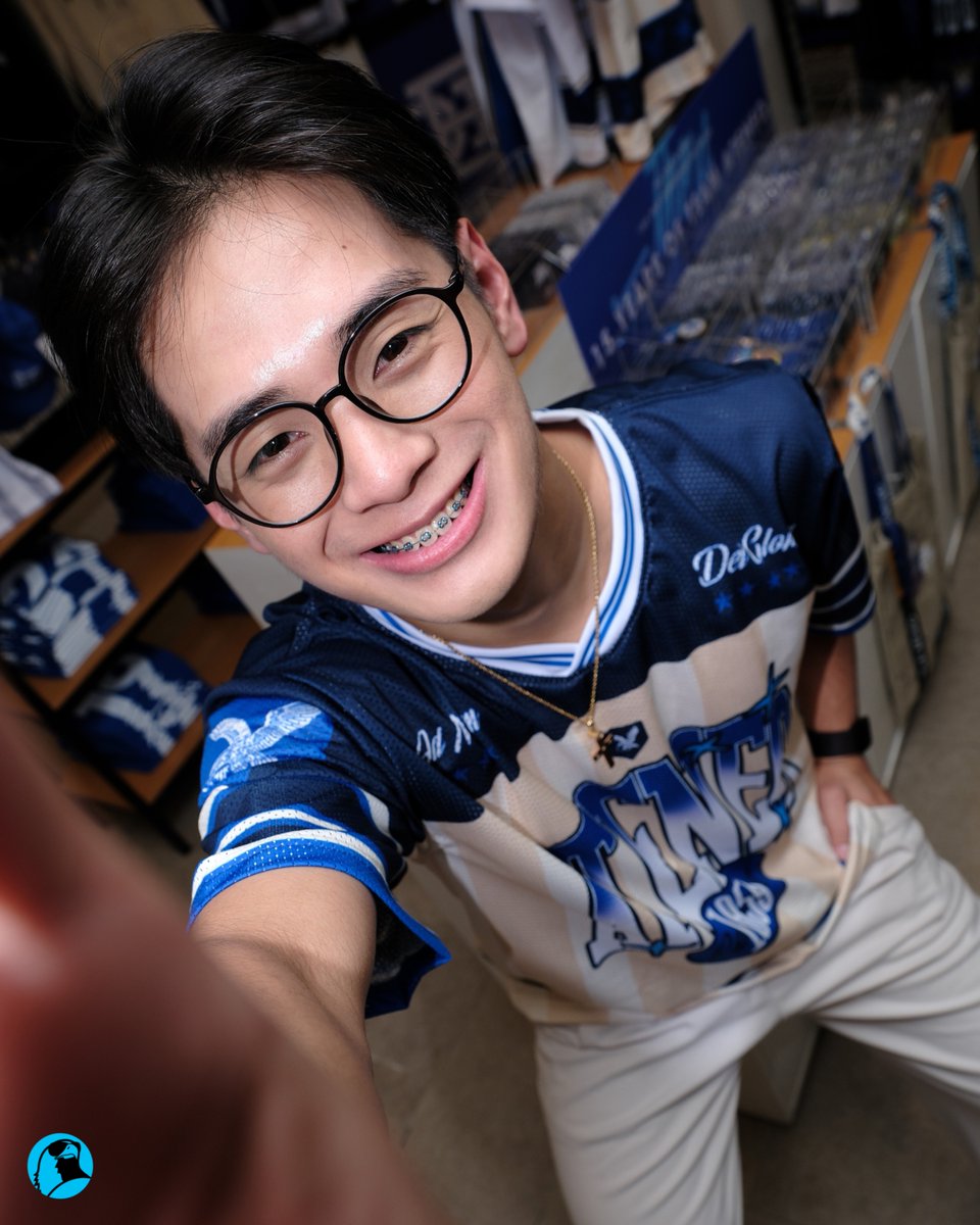 GetBlued tweet media