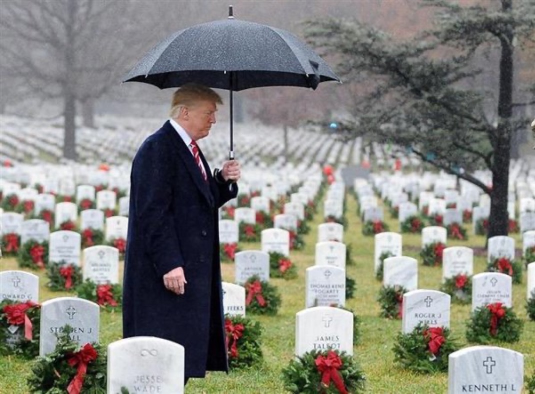 これは差別だと思う人✋

アーリントン国立墓地をアメリカ大統領が訪れても他国が文句を言うことはない。しかし日本の総理大臣が靖国神社を参拝したら中国と韓国は文句を言う