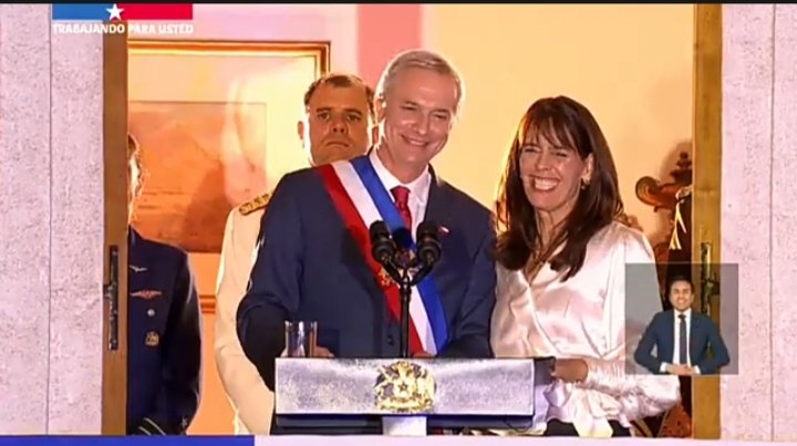 Todo el éxito Señor Presidente <a href="/joseantoniokast/">José Antonio Kast Rist 🖐️🇨🇱</a> y que Chile salga adelante. A partir de hoy nuestro País comienza con el pie derecho 🇨🇱💪👏👏👏👏👏😀👍