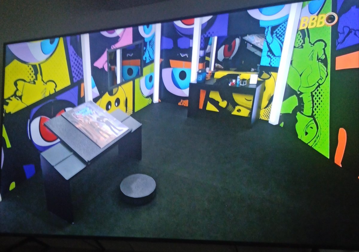 Vivian 🧨 tweet media