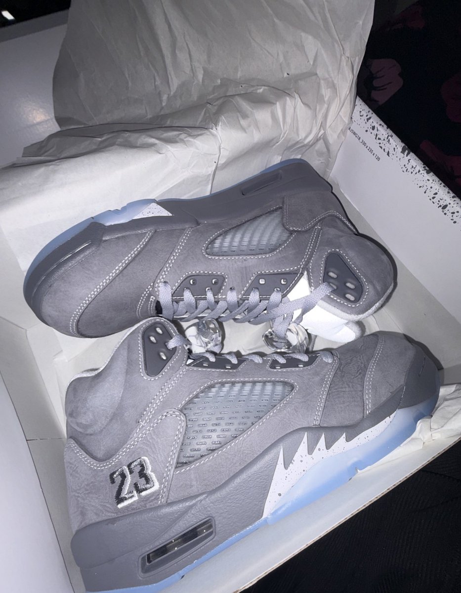 shantaechanell's tweet photo. My throat &amp; knees hurt but
 atleast I got my shoes 🤗 #contentcreator #nsfwtwtًً #jordan5 #pyt #pytebony #head #throatgoat #eater #atl #atlanta #atlfreaks https://t.co/L5aQNqeiUs