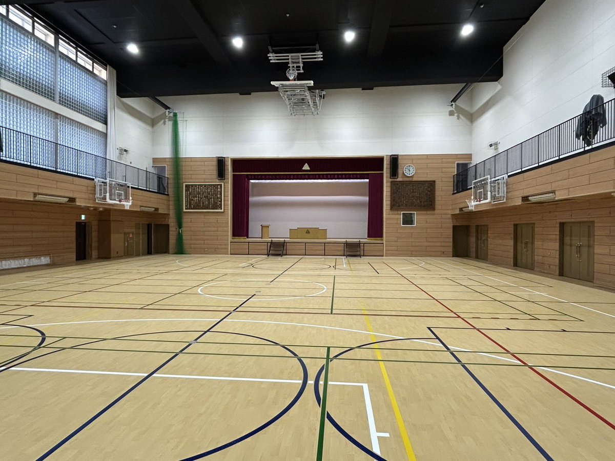 今日、二上小学校の建設工事が完了したと言うことで視察をしてきました