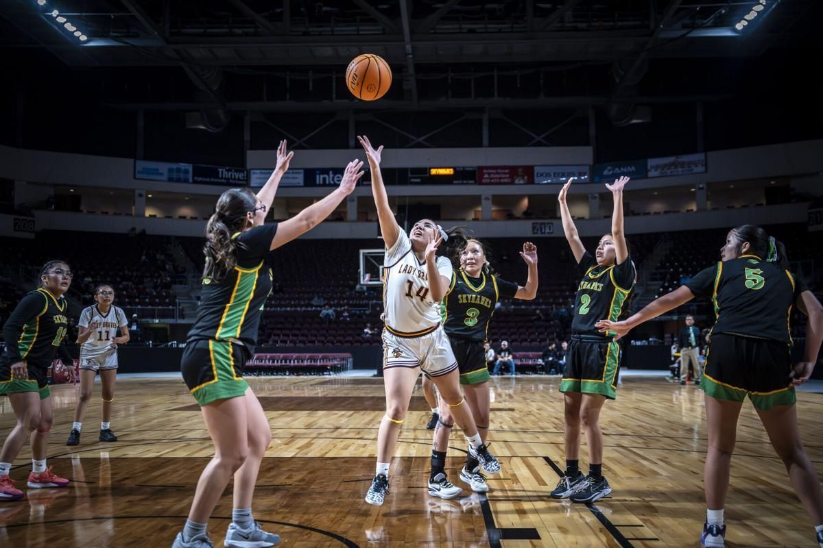 ndnsports's tweet photo. Santa Fe Indian School dominates Newcomb 51-28 in girls 3A quarterfinal in New Mexico
#NativePreps #SFIS #TribalSchool

Read at: https://t.co/fNnCCELweS https://t.co/sn0gWhrAgM