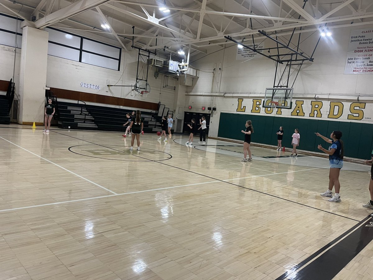 Coach Lovett tweet media