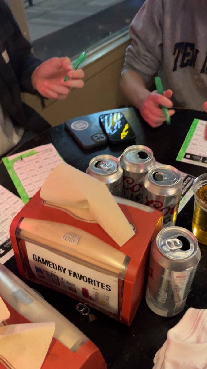 GGags_'s tweet image. New “scared of talking to girls” strat #coloring