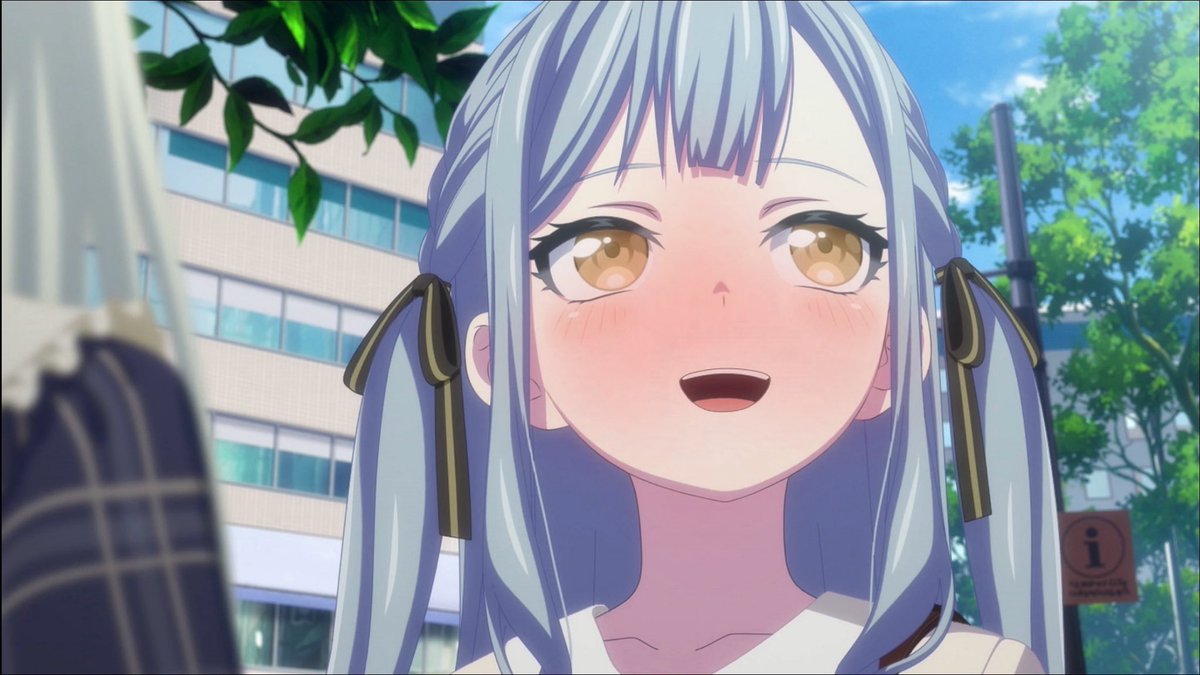 睦、レバニラが空を飛んでおりますわ