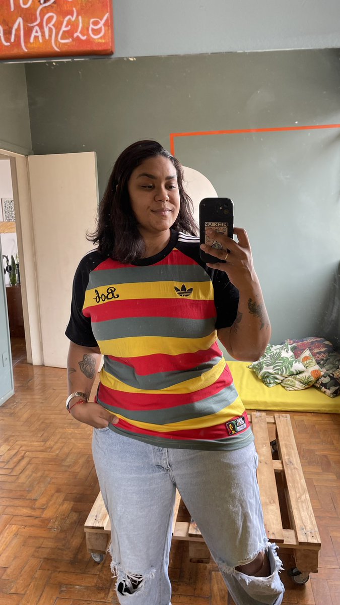 evora_'s tweet photo. Apaixonada nessas novas camisas da @adidasbrasil https://t.co/EppOVa293e