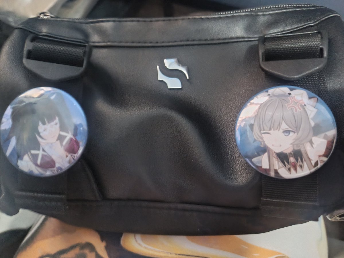 Otw to schoo with these ladies #sandbina