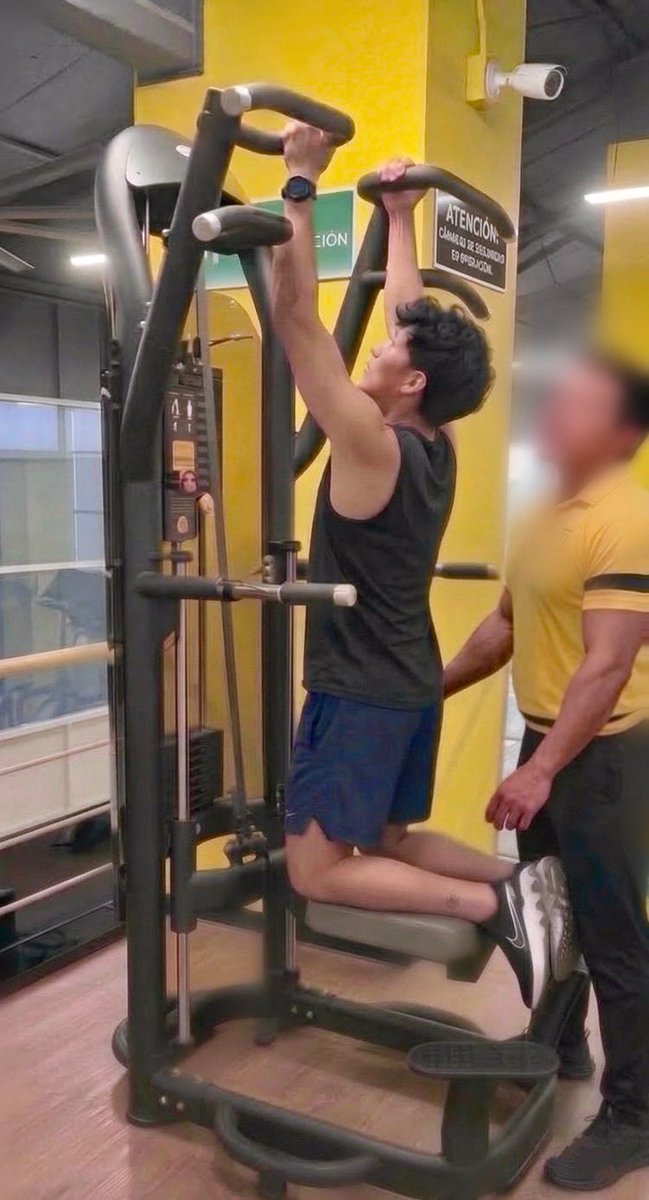 Randyperu30's tweet photo. En gym lo ayudo a desarrollar espalda y en el personalizado lo ayudo a dilatar el ano 🤤💦

In the gym I help him develop his back and in the personalized I help him dilate his anus 🤤💦

Completo en (Complete in) Telegram y Onlyfans 🔥
https://t.co/FPQpvSWbIq https://t.co/NUBTt9UTdS