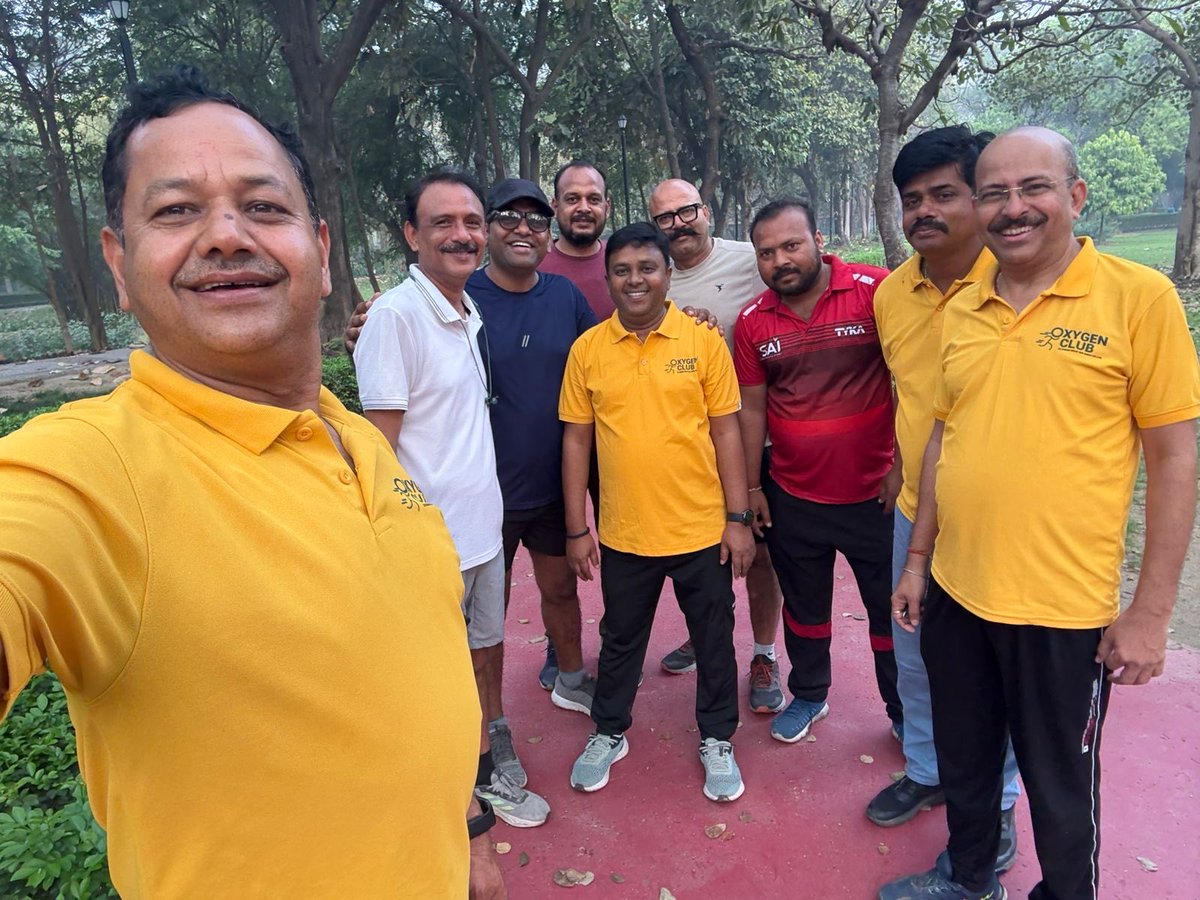 OxygenClub4's tweet photo. Oxygen club (6:30 to 8.30 am) 
”अपने और अपनों लिए दिन के डेढ़ घंटे”
(नोट- क्लब की बातों और video को क़तई गंभीरता से न लें)

 #oxygenclubvaranasi #OxygenClub ￼#Varanasi #Lucknow ￼￼ https://t.co/fq30Khdlh7