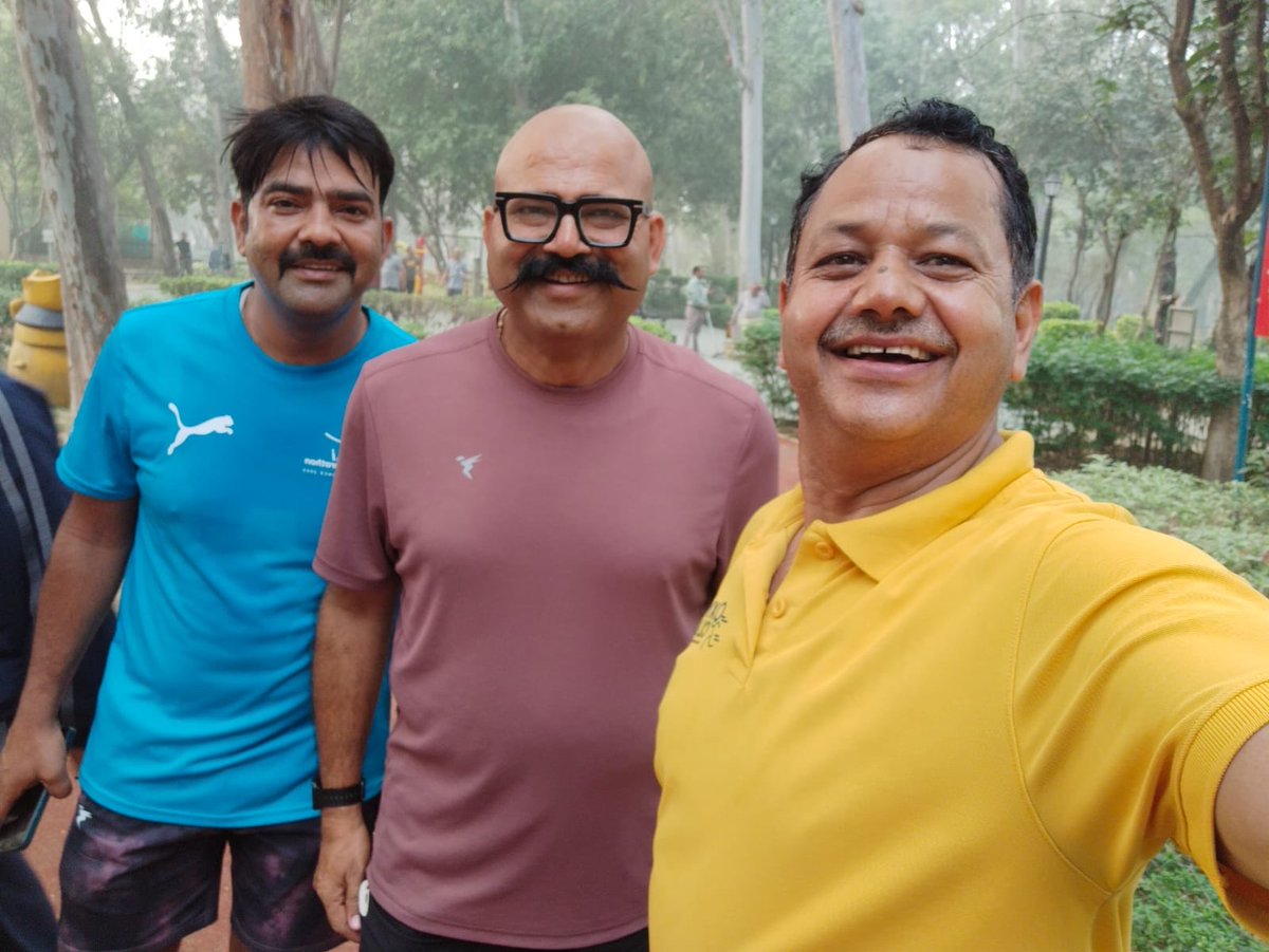 OxygenClub4's tweet photo. Oxygen club (6:30 to 8.30 am) 
”अपने और अपनों लिए दिन के डेढ़ घंटे”
(नोट- क्लब की बातों और video को क़तई गंभीरता से न लें)

 #oxygenclubvaranasi #OxygenClub ￼#Varanasi #Lucknow ￼￼ https://t.co/fq30Khdlh7