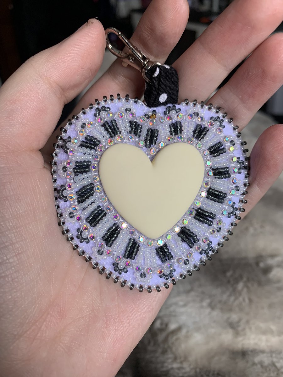 nehiyaw_outlaw's tweet photo. hi chat i need to restock some beading supplies :3 
- b/w charm - $30 
- both earrings w white shell centres - $35 
- imitation elk tooth necklace - $40 
prices cad, free shipping for first customer, $5 everyone else (canada preferred, but would also ship to usa) https://t.co/3SMuXhBTgy