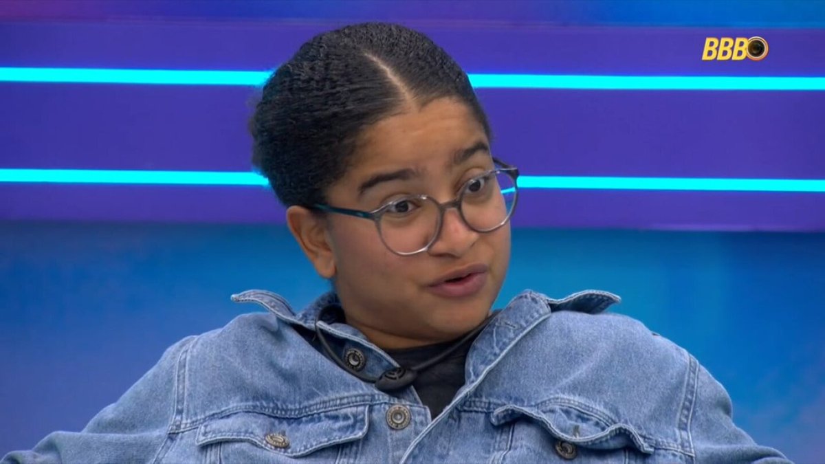 As páginas que aclamam MILENA por causa da Ana Paula Renault no BBB, hoje indignadas com as falas do Ratinho no SBT kkkk é muita cara de pau! 

#BBB26 #RedeBBB